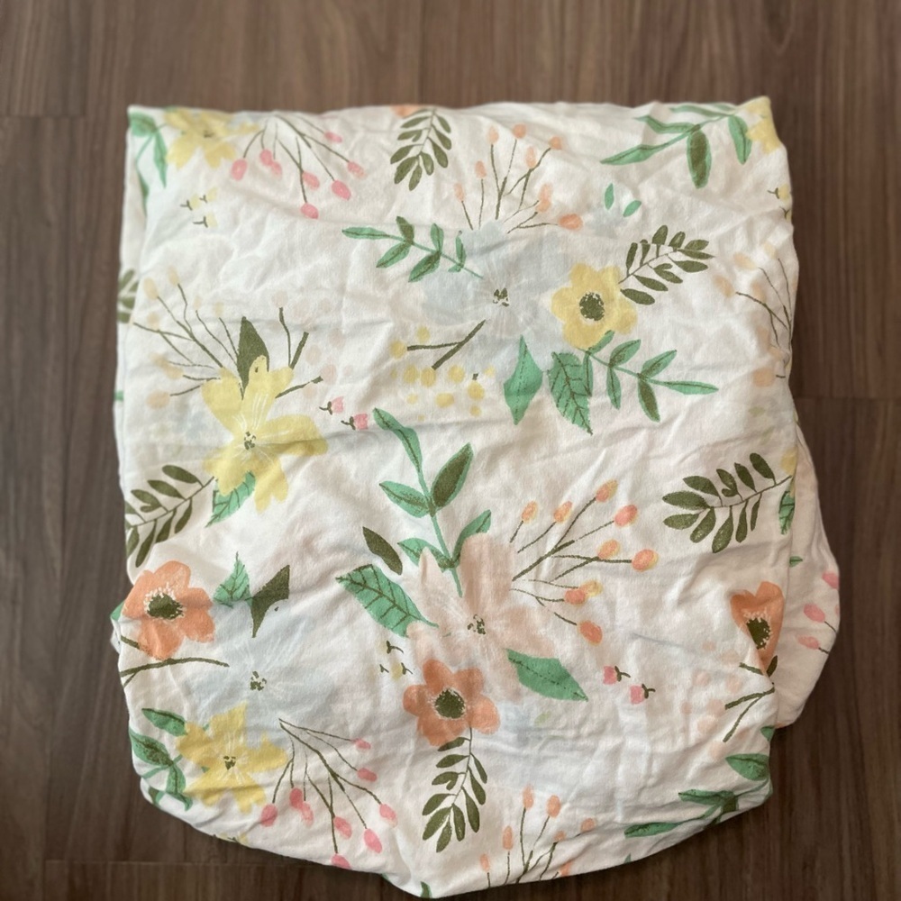 Cloud Island White and Yellow floral crib sheet Cover Nature-Inspired Elegance